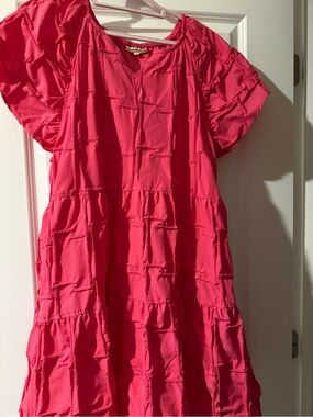 Cloth & Portrait Ladies large ' Hot Pink Short Sleeve pullover dress.